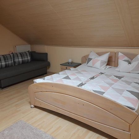 Appartement Haus Rossner à Nemmersdorf Extérieur photo