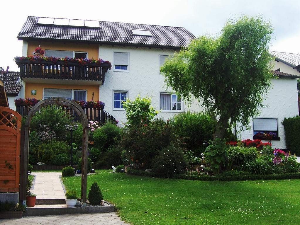 Appartement Haus Rossner à Nemmersdorf Extérieur photo